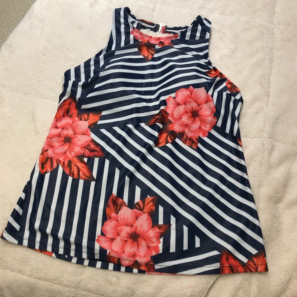 🆕 NWOT Floral Striped Tankini Swimsuit Top 🪷